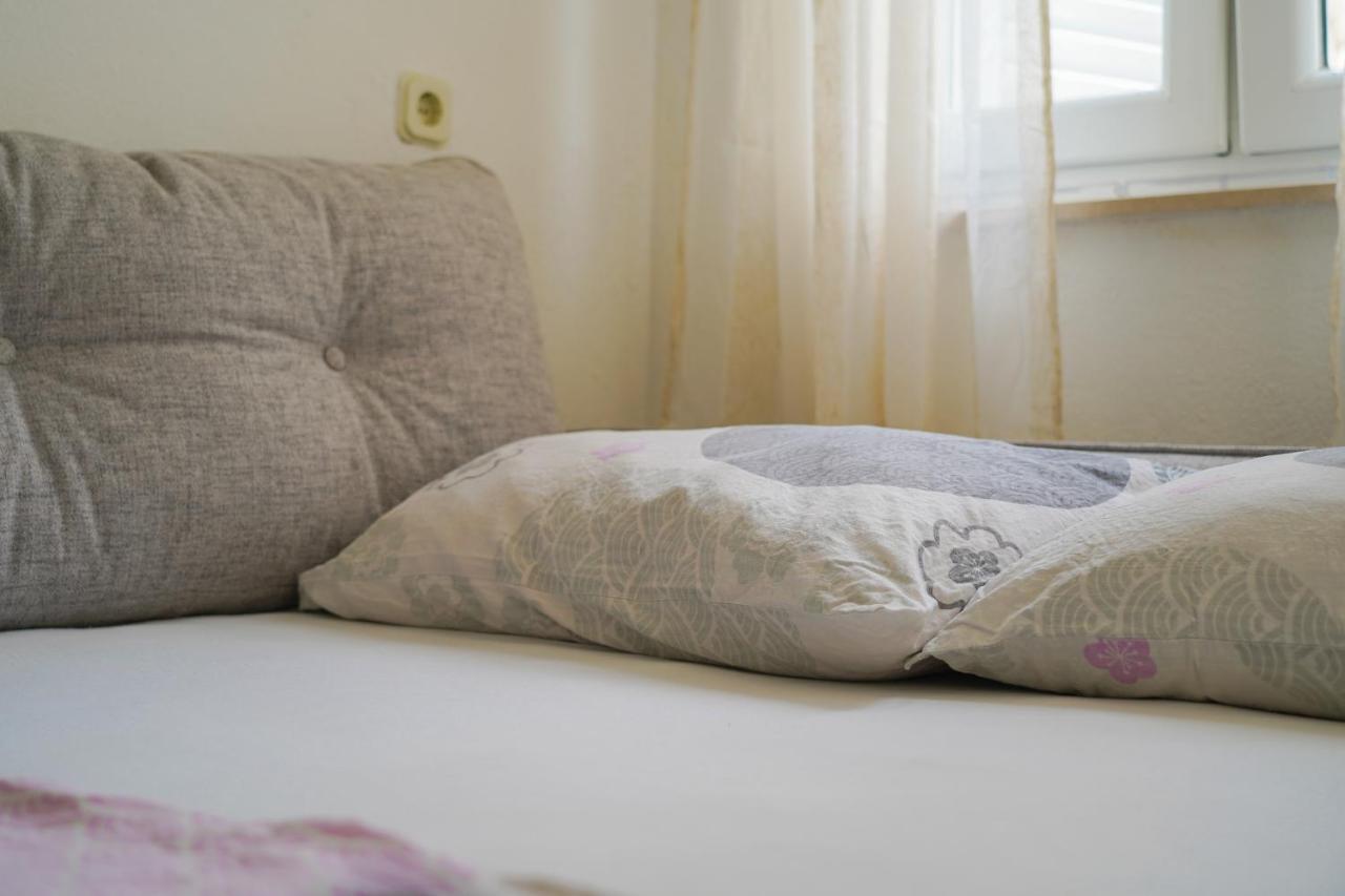 ホテル Studio Apartman Monika Baška Voda エクステリア 写真